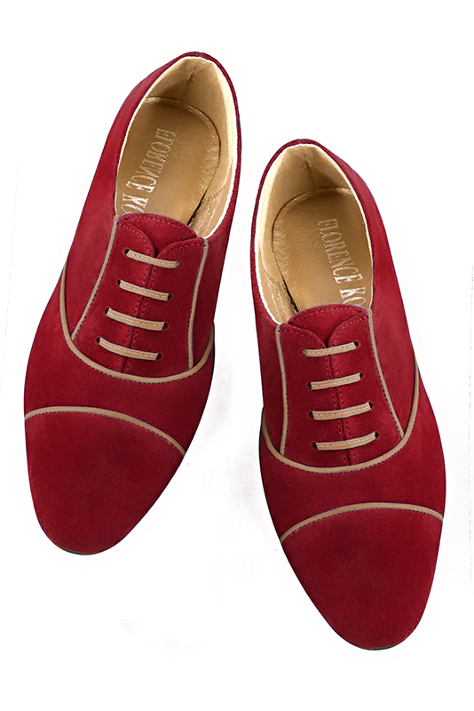 Burgundy red and caramel brown women's essential lace-up shoes. Round toe. Flat block heels. Top view - Florence KOOIJMAN